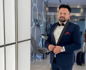 Portrait of Grandeur Net's Founder & CEO